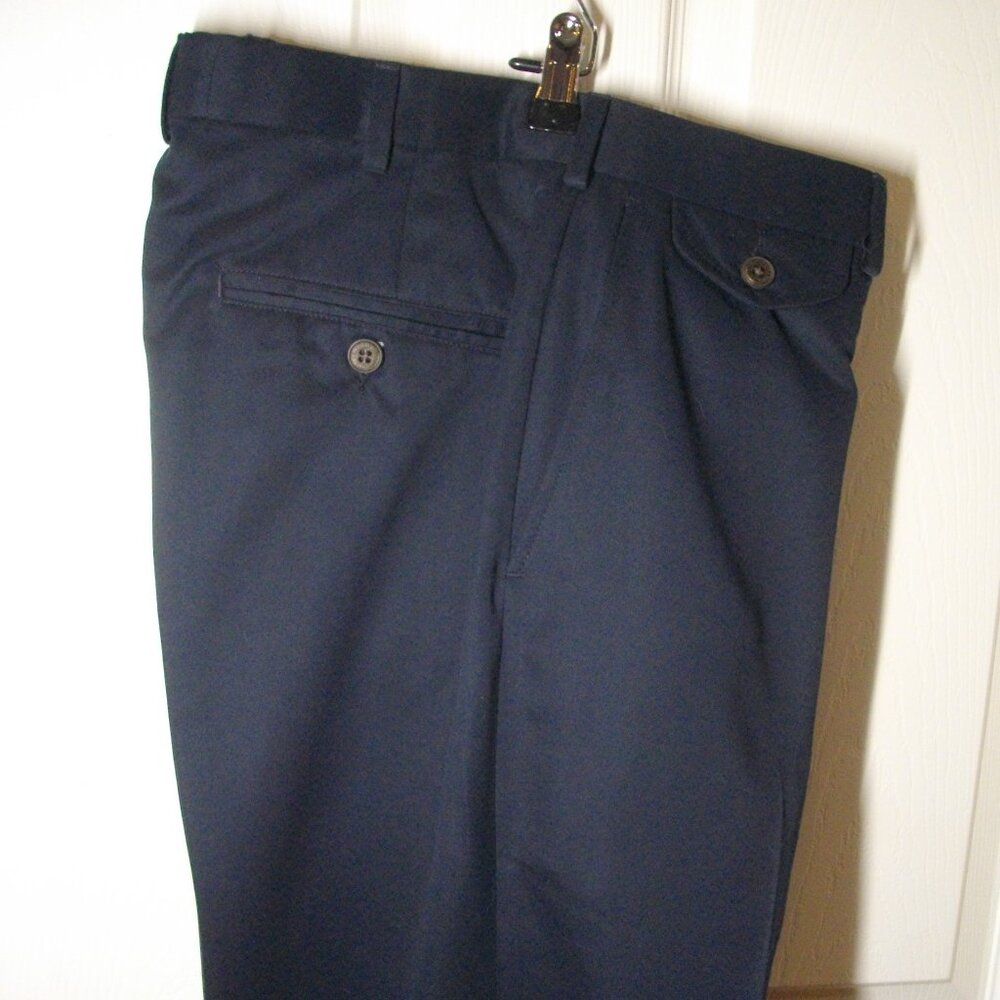 Men's Travelsmith slacks, navy blue, new. 31x30.